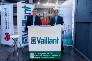 Stand-Vaillant-2-6-Congreso-Edificios-Energia-Casi-Nula-2019